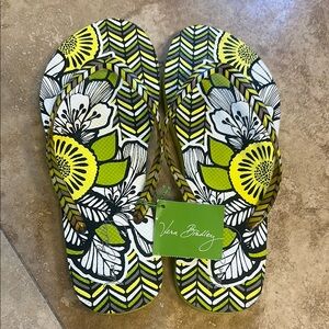 NWT Vera Bradley Citron Floral Flip Flops sz medium